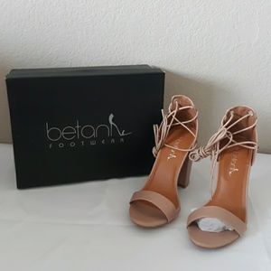 Betani Lace Up Block Heel Sandal